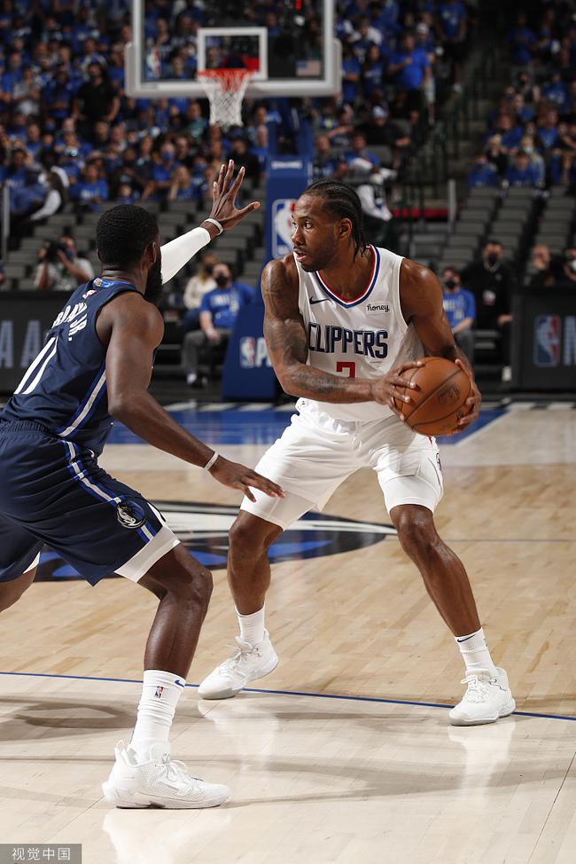 通过频繁的 通过频繁的